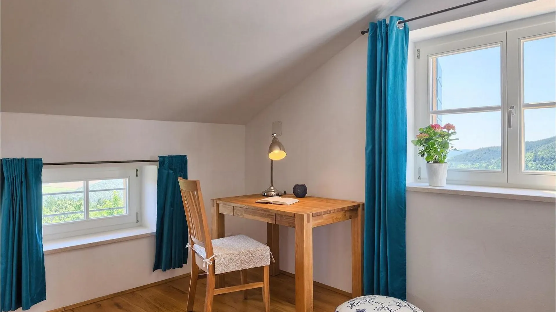 מוטובון Villa Pigini 0*,